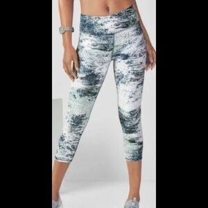 ✨ HP ✨ Salar Capri ✨